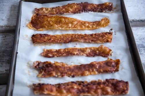 Bacon vegano: qué es y 2 recetas